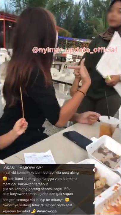 Pelanggan dan pelayan adu mulut soal harga kentang goreng.