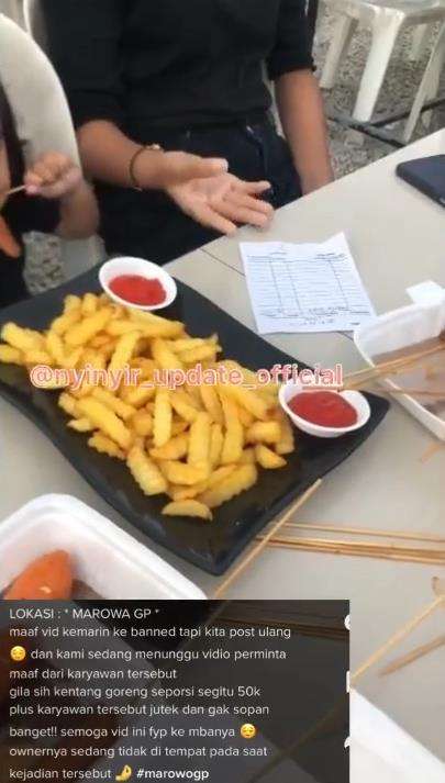 Pelanggan dan pelayan adu mulut soal harga kentang goreng.
