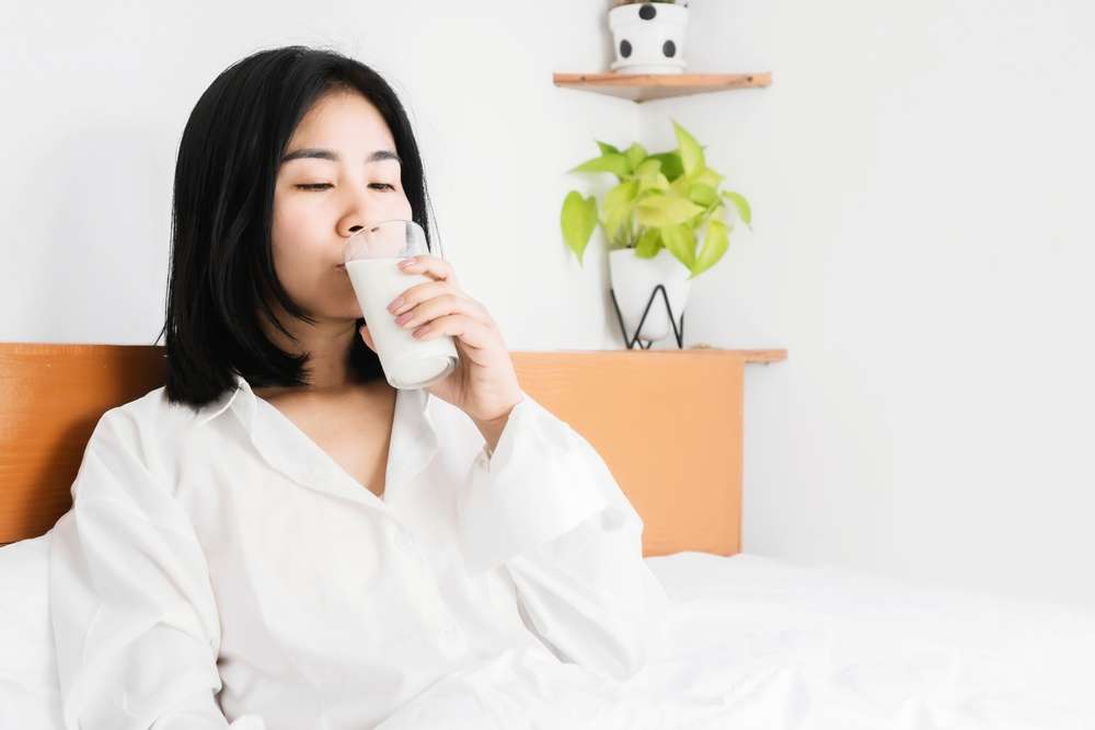 Minum Yogurt