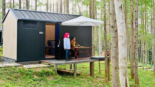 Momen Santai Jokowi dan Iriana 'Glamping' di IKN, Santap Makanan Buatan Chef Istana