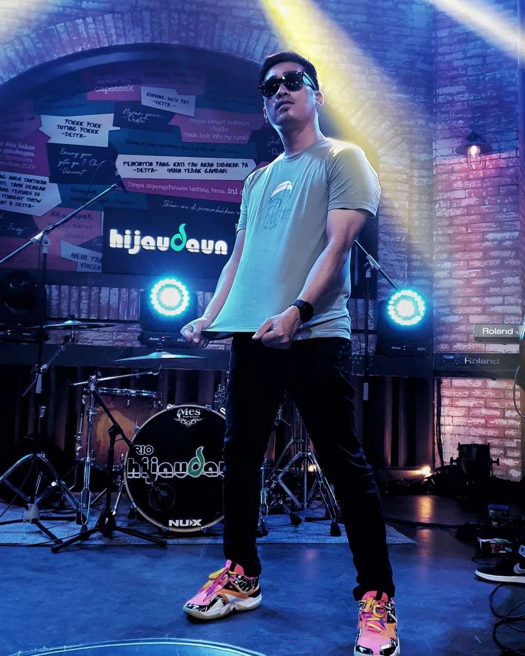 Dide vokalis Hijau Daun