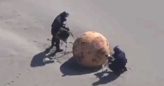 Bola Misterius Terdampar di Pantai Jepang, Dikira Dragon Ball