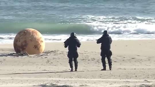 Bola Misterius Terdampar di Pantai Jepang, Dikira Dragon Ball