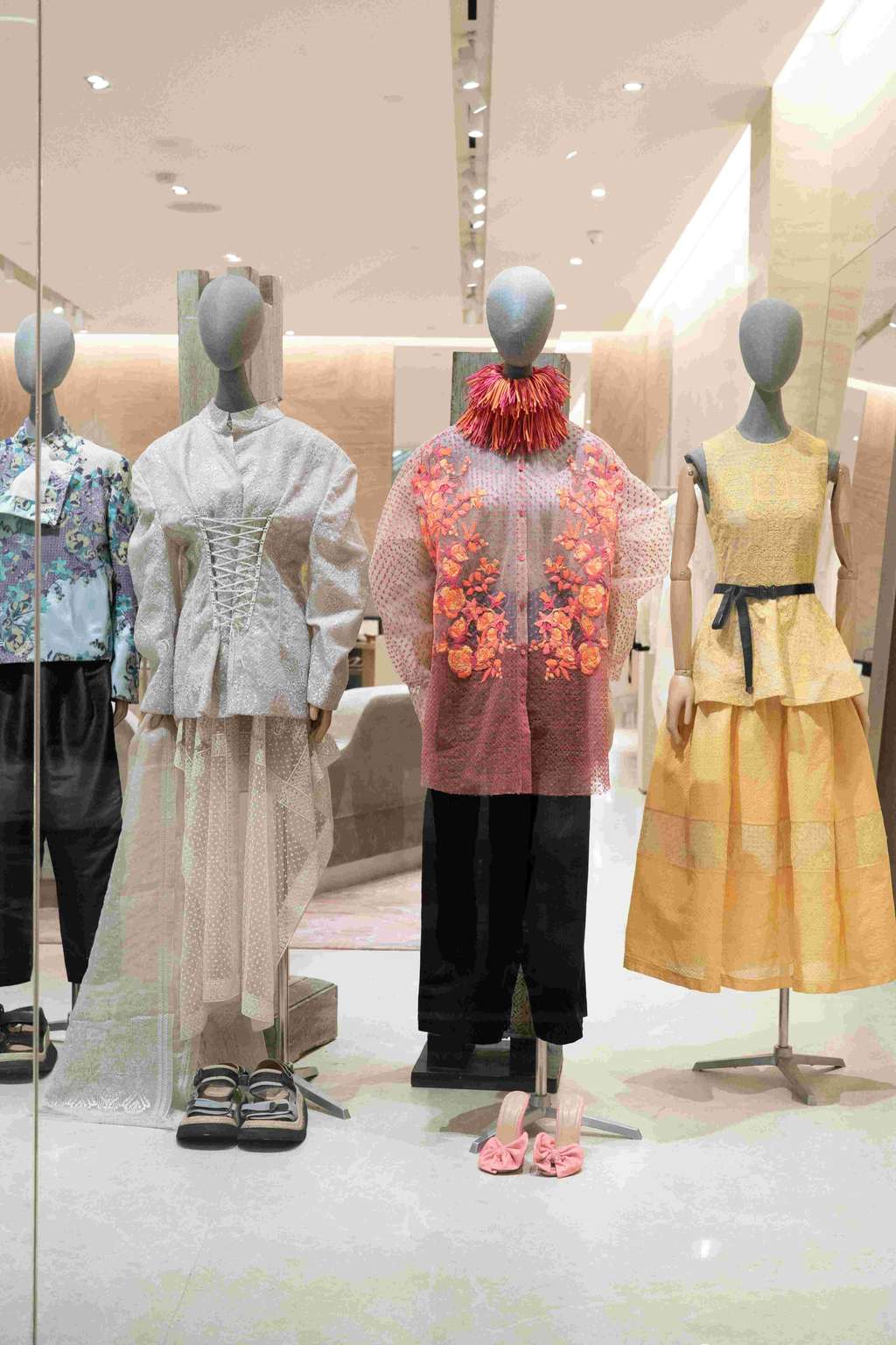 Koleksi Spring/Summer Sapto Djojokartiko