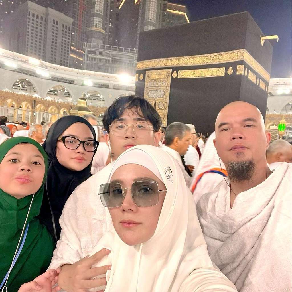 mulan jameela umroh