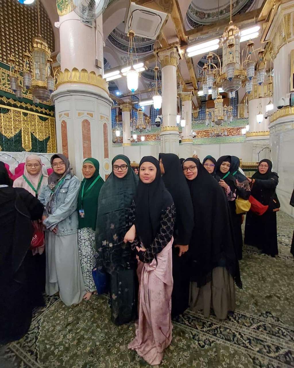 mulan jameela umroh