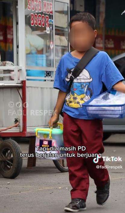 Bocah berjualan