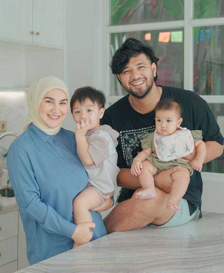 Potret Keluarga Ammar Zoni