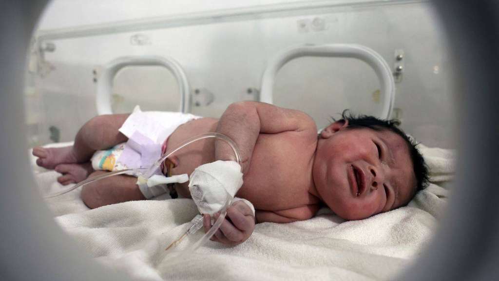 Aya, bayi yang lahir dari reruntuhan gempa di Suriah