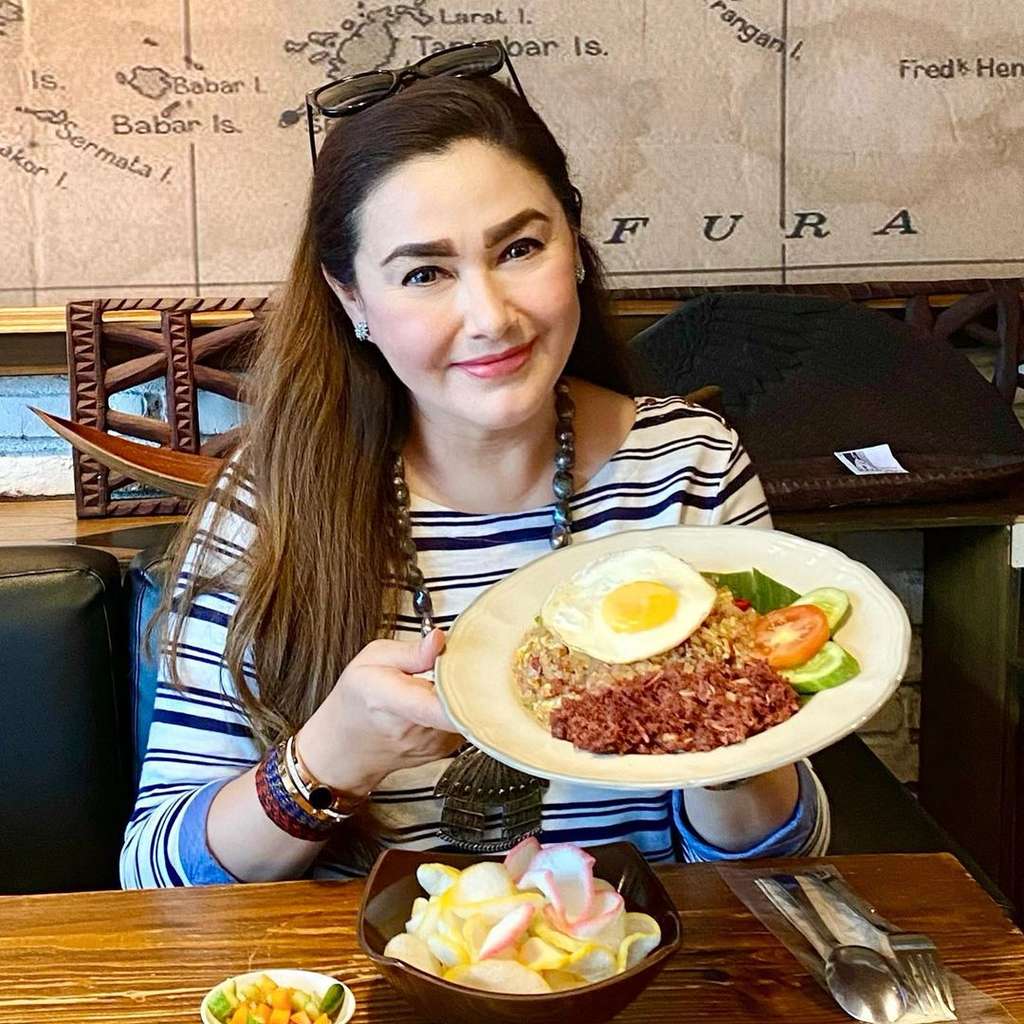 Potret Nia Zulkarnaen