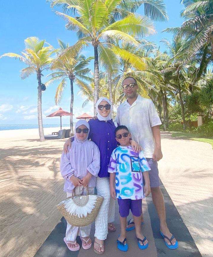 Potret Keluarga Aisyahrani