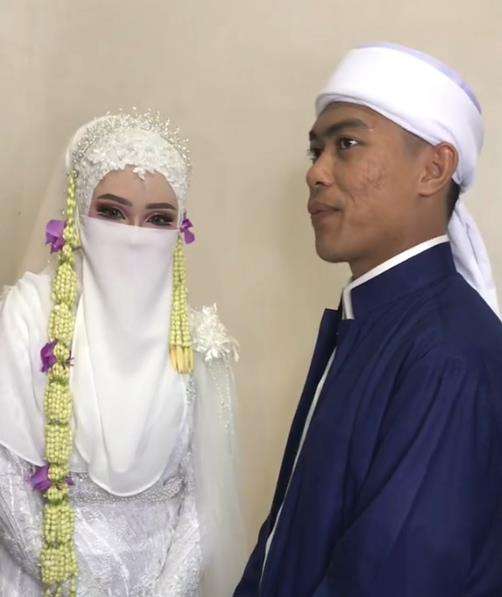 Momen pengantin pria bertemu pertama kali dengan istri usai akad nikah.