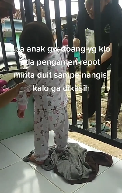 Instagram @unikinfo_id