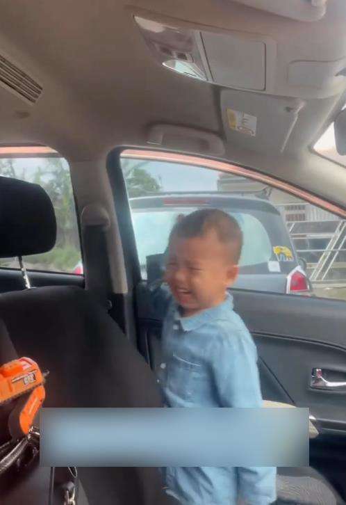 Bocah merengek minta nikah usai diajak ayah ke acara kondangan.