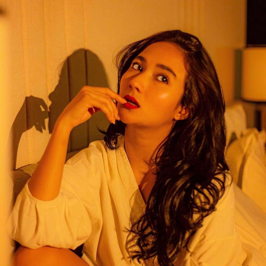 Potret Naomi Zaskia