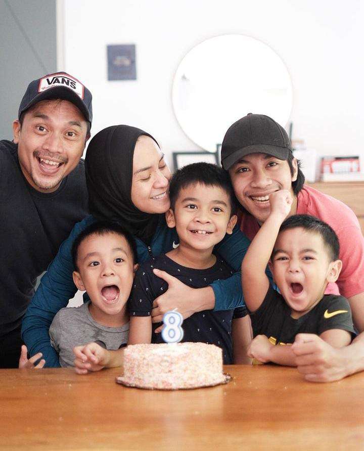 Potret Keluarga Enno Lerian