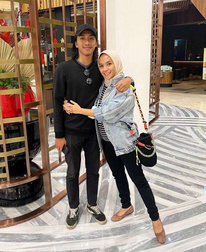 Potret Anak Sulung Enno Lerian