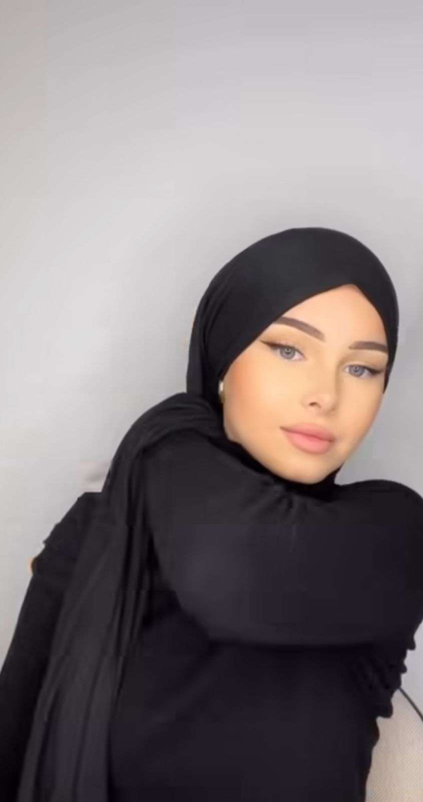 Cara Sat Set Lilit Pashmina Bahan Jersey  Biar Terlihat Stylish