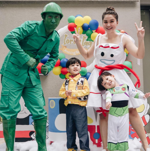 Instagram @putrititian Instagram @putrititian