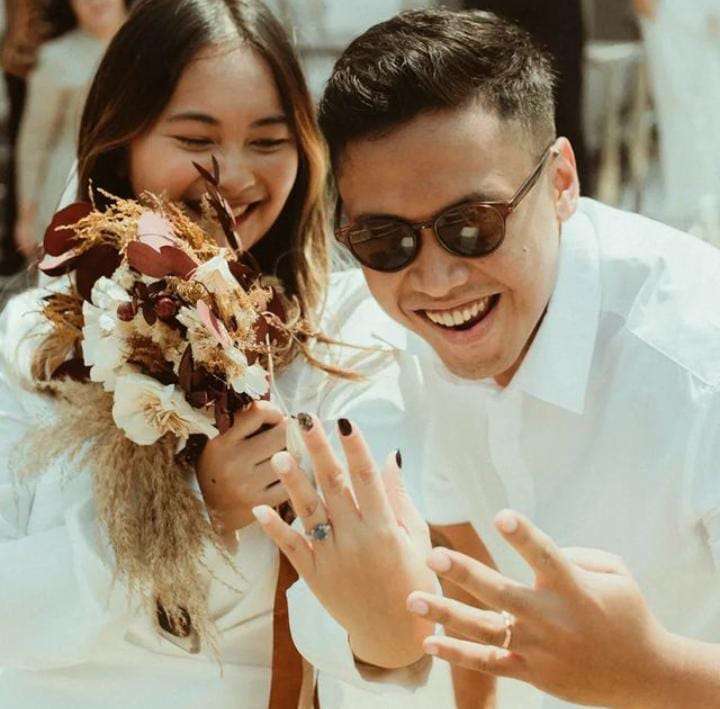 Potret Pernikahan Adik Vidi Aldiano