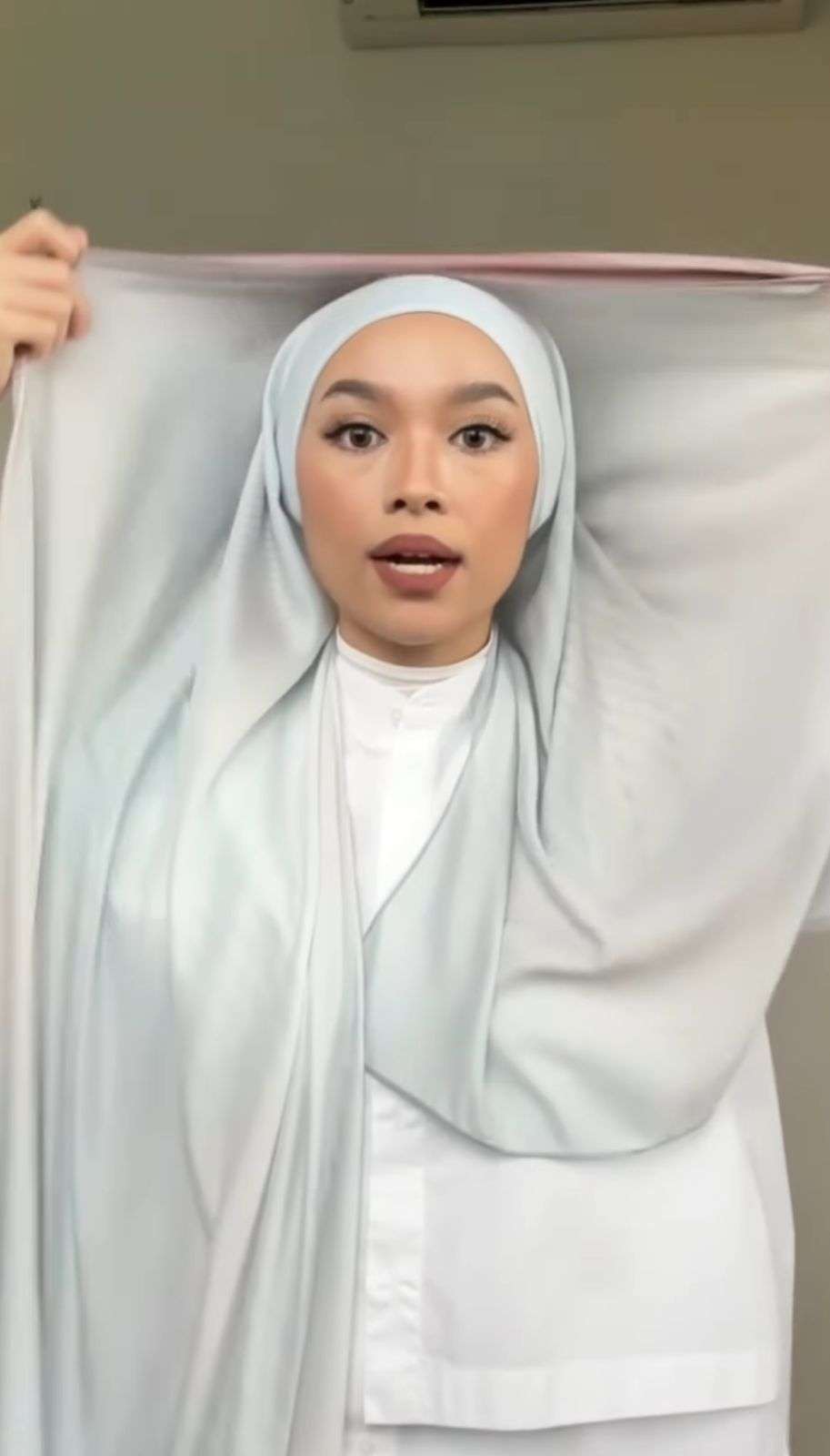 Inspirasi Gaya Pashmina Gadis Malaysia, Cocok untuk Daily Look