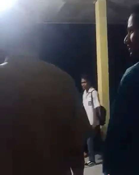Siswa Masuk Sekolah Jam 5 Pagi