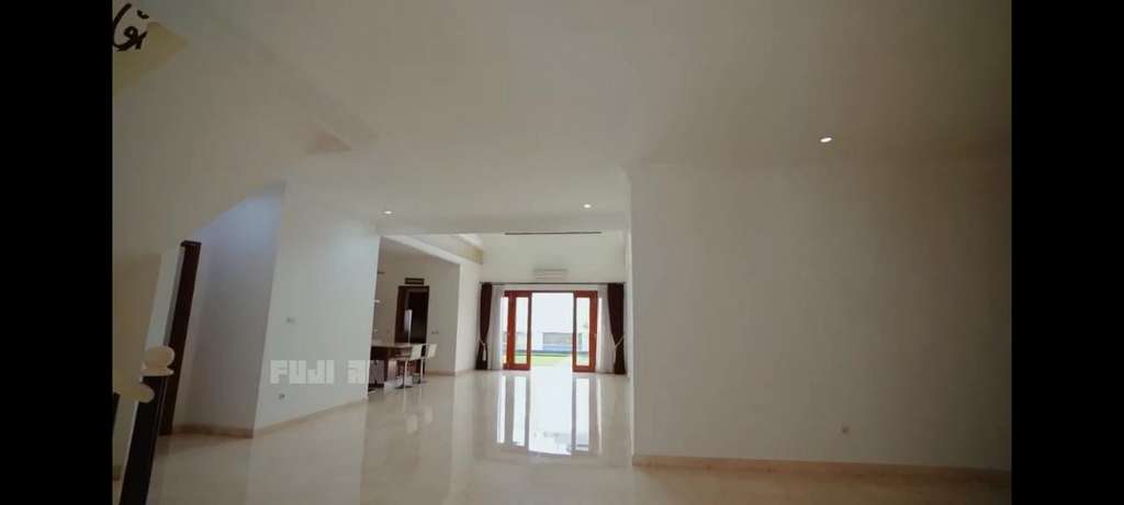 Potret Rumah Baru Fuji