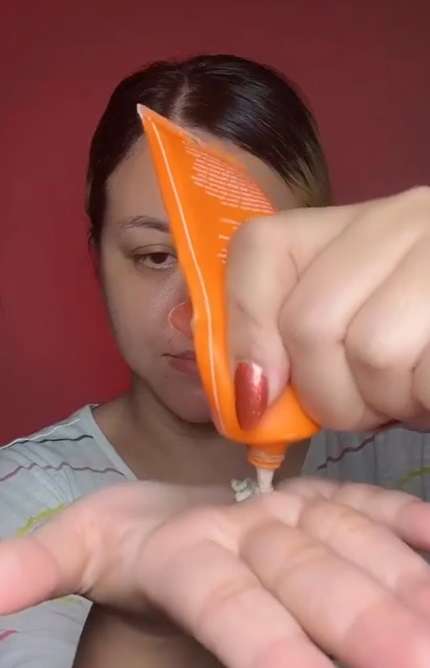 Memakai Tinted Sunscreen