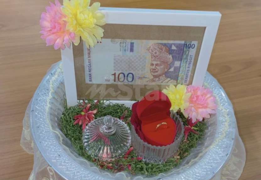Gak Pake Ribet, Pasangan ini Menikah Tanpa Hantaran, Menggunakan Baju Lama dan Make Up Sendiri
