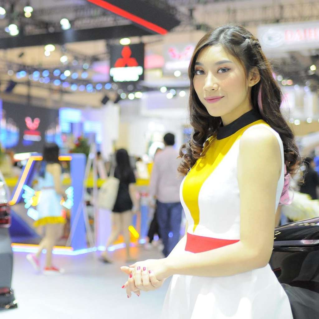 Potret Novita Yumi istri komika Kemal Palevi