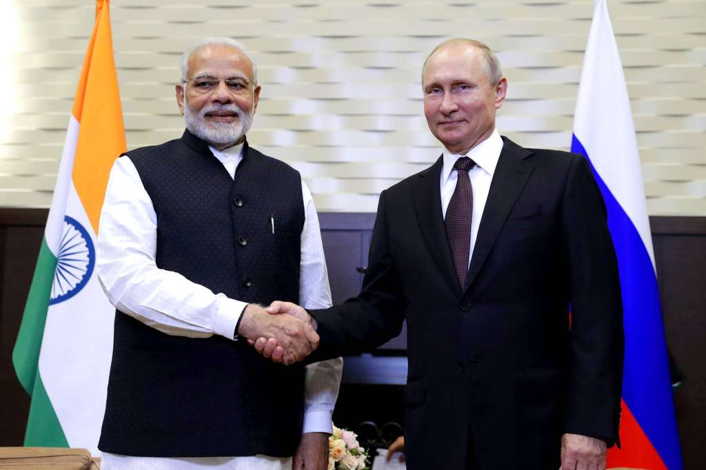 Modi dan Vladimir Putin, India bersikap netral atas perang Ukraina Modi dan Vladimir Putin, India bersikap netral atas perang Ukraina