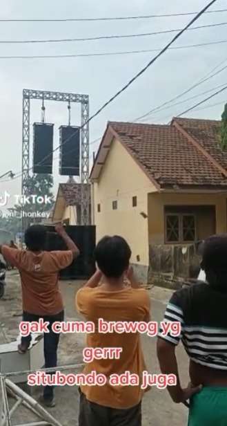 Heboh Suara Sound System Super Kenceng, Sampe Genteng Rumah Tetangga Pecah Berjatuhan