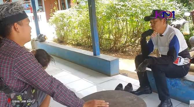 Bersaing dengan TNI AU, Pria Tukang Sayur ini Berhasil Menangkan Hati Istrinya