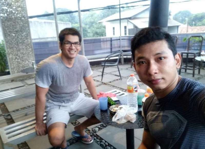 Potret Hefri Olifian pemeran Ustaz di lorong waktu