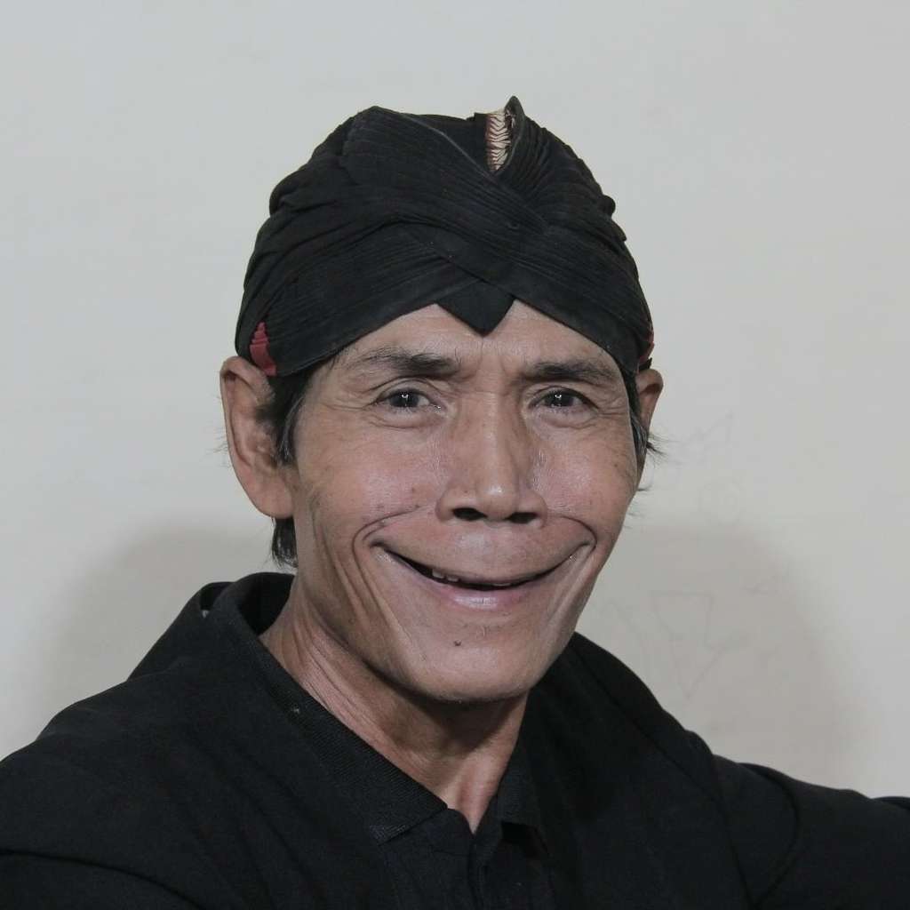 Untung Blangkon (Foto: @untungblangkon) Untung Blangkon (Foto: @untungblangkon)