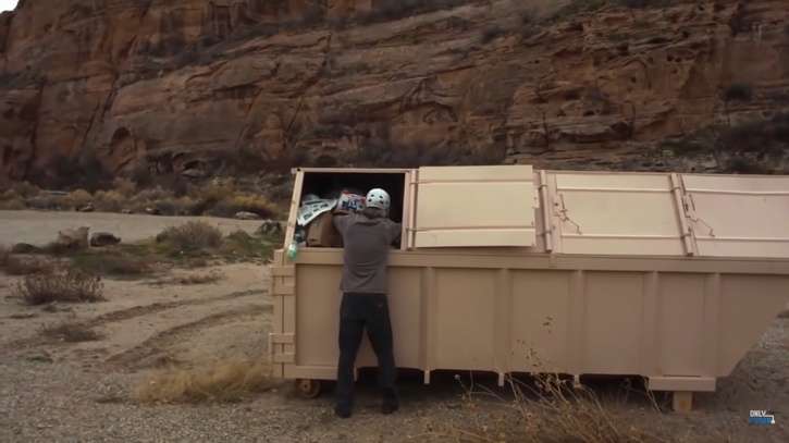 Tak Ingin Keluar Uang Bayar Kos, Pria Ini Pilih Tinggal di Gua selama 16 Tahun