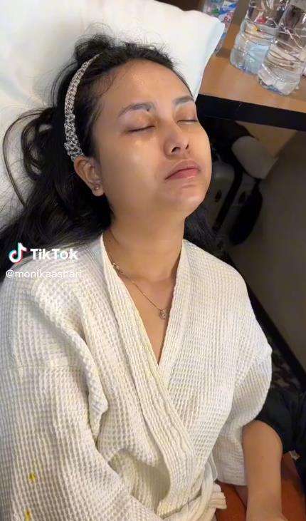 Pengantin dimakeup sambil tidur karena sakit, hasilnya justru bikin kaget.