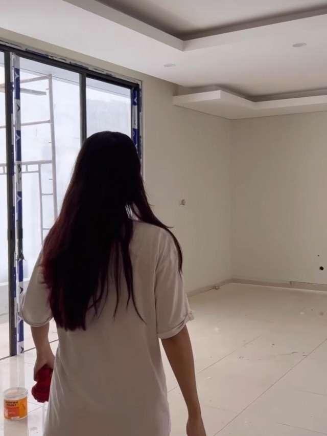 Potret Rumah Baru Arie Kriting dan Indah, Ada Tiga Lantai Sebentar Lagi Siap Huni