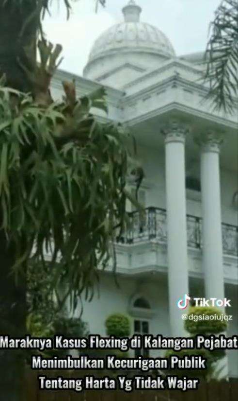 Rumah diduga milik pegawai Kemekeu yang memiliki harta tidak wajar.