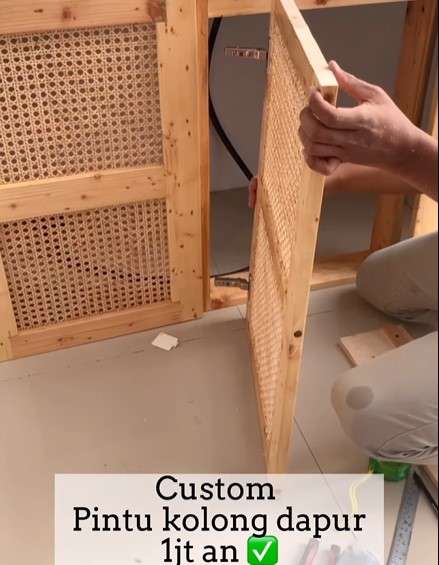 Pintu kabinet bawah