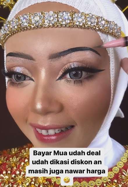 MUA Protes Klien yang Menawar Harga