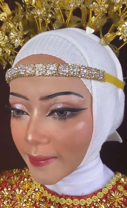 MUA Protes Klien yang Menawar Harga