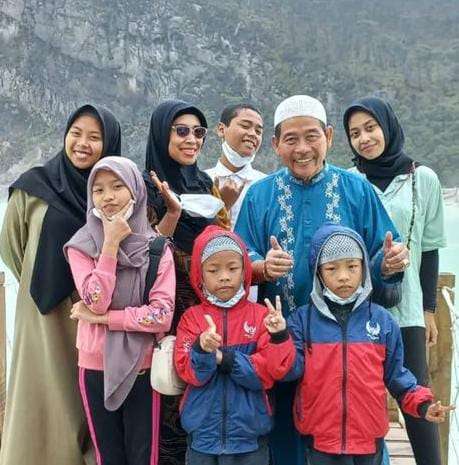 Qubil AJ dan Keluarga