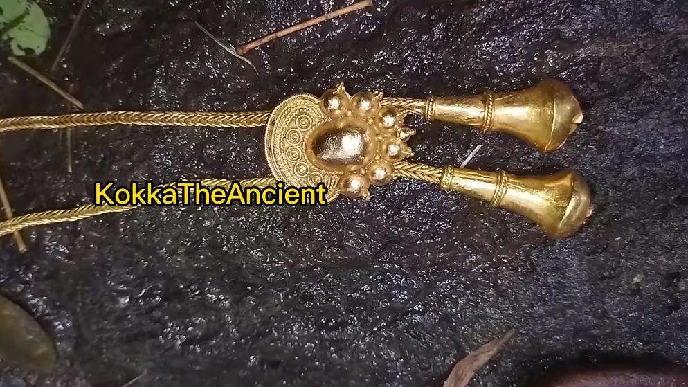 Viral penemuan kalung emas diyakini peninggalan Raja Singasari.