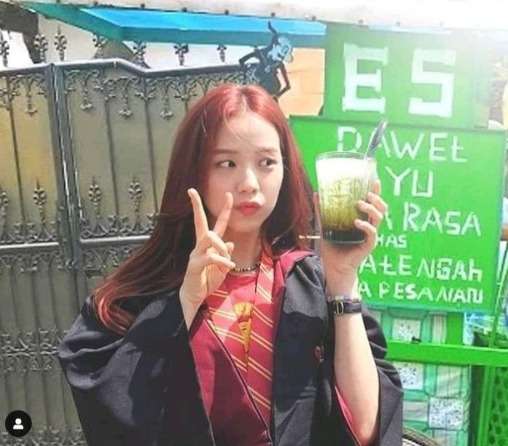 Konser di Jakarta, Warganet Edit Foto Member BLACKPINK Jadi Melokal
