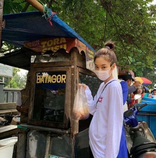 Konser di Jakarta, Warganet Edit Foto Member BLACKPINK Jadi Melokal