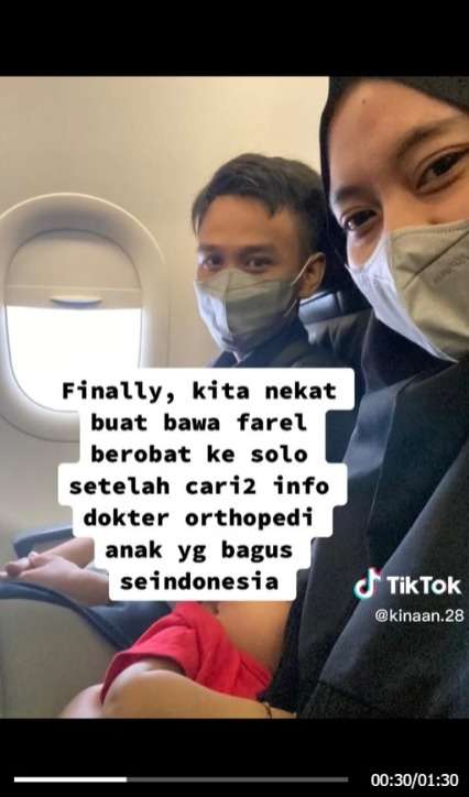 Kisah Haru Perjuangan Orangtua Demi Kaki Anaknya Normal, Masya Allah! Bikin Warganet Mewek