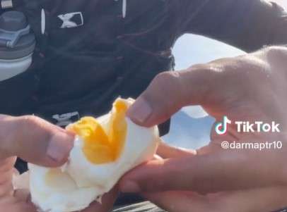 Masak telur di gunung