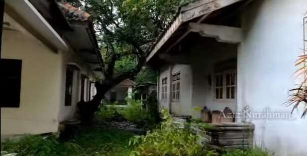 Dipenuhi Semak Belukar, Ditemukan Empat Motor Antik di Dalam Rumah Sakit Terbengkalai