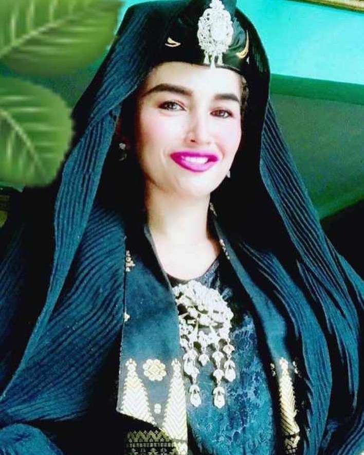 Potret Lilis Karlina Potret Lilis Karlina